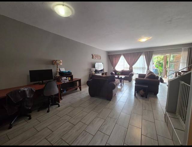 3 BEDROOM APARTMENT FOR SALE IN WONDERBOOM